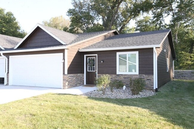 Photo - 3 bedroom single story townhome for rent.