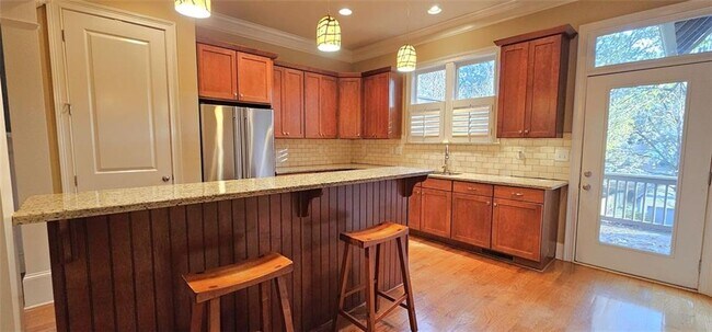 Photo - 703 Pershing Ave SE