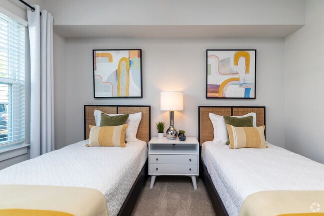 2BR, 2BA - Second Bedroom