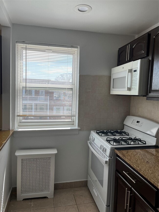 Photo - 72-05 Little Neck Pkwy Unidad 113B