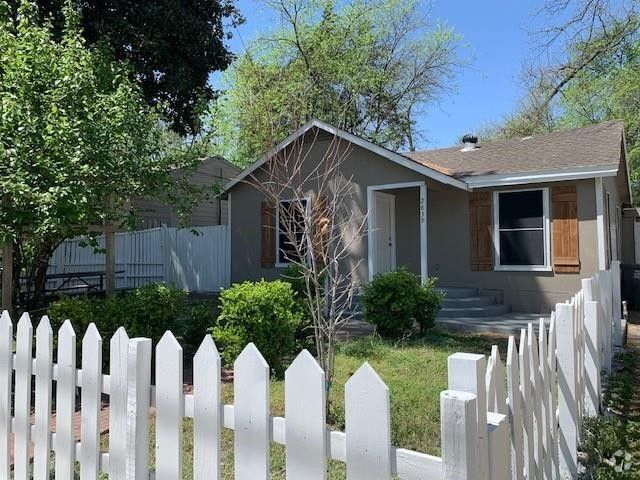 Building Photo - 2839 Southland St Rental