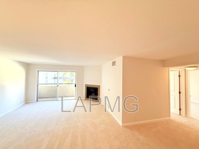 Photo - 4702 Fulton Ave