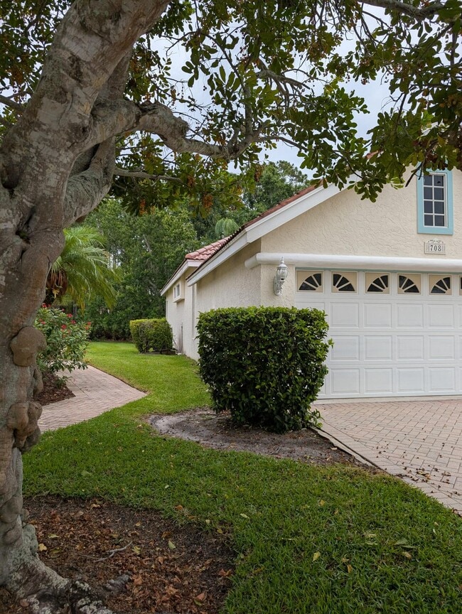 Photo - 708 SW St Vincent Cove