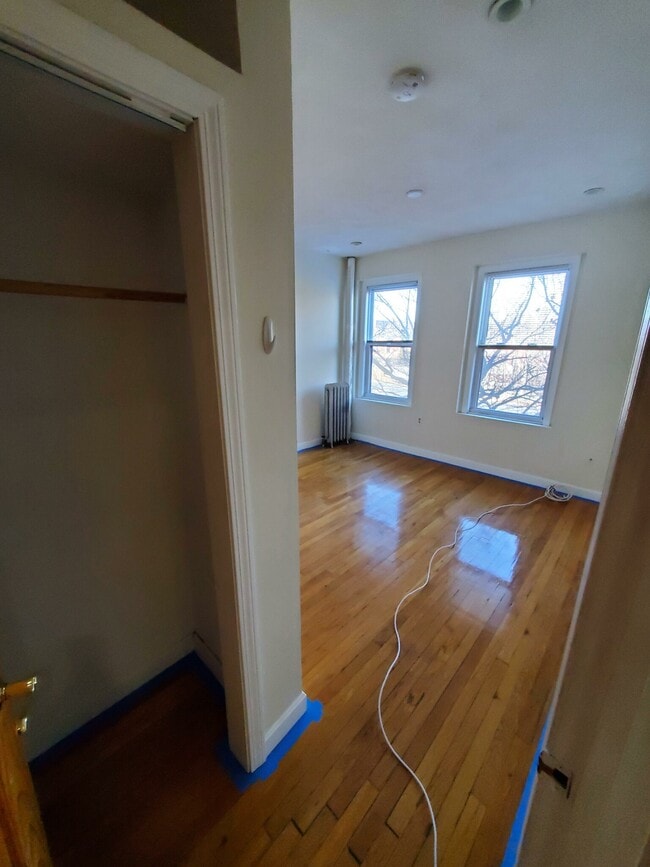 Photo - 352 Riverway Unidad 9