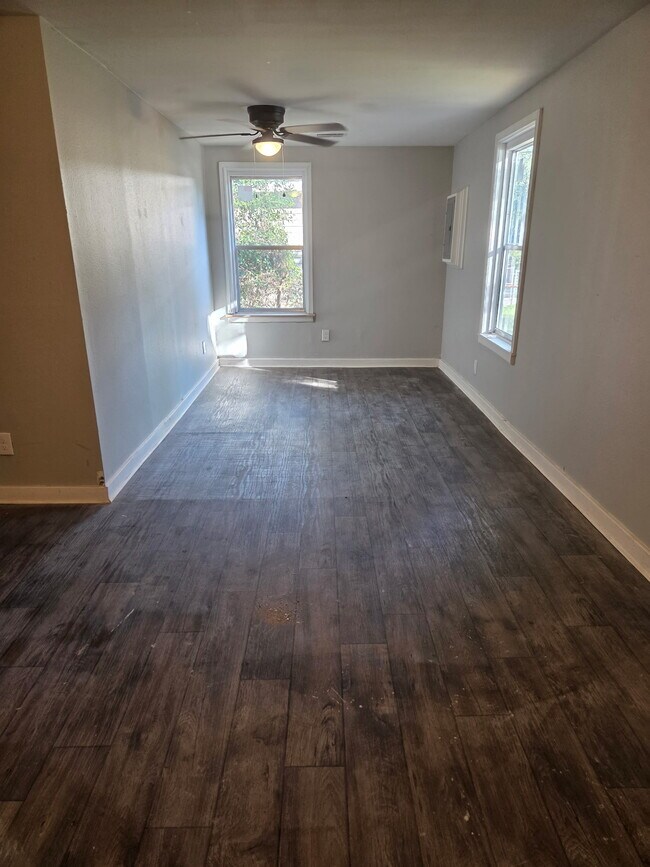 Photo - 2866 Edgewood St