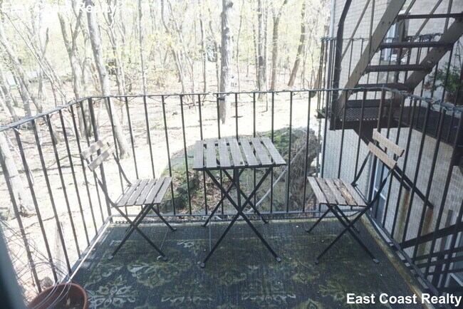 Building Photo - 76 Gordon St Unit 7