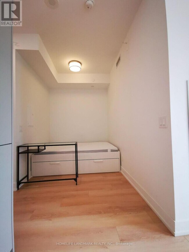 Photo - 7 Grenville St Unit 2309