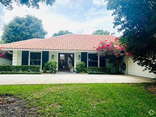Building Photo - 3301 Embassy Dr Rental