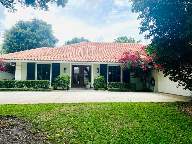 Photo - 3301 Embassy Dr House