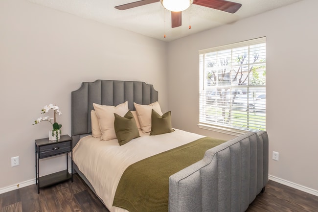 Eagle's Point Apartments