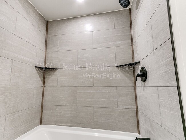 Photo - 1812 W Noble Ave