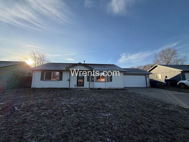 Photo - Welcome to this charming 2 bed, 2 bath rancher in Airway Heights!