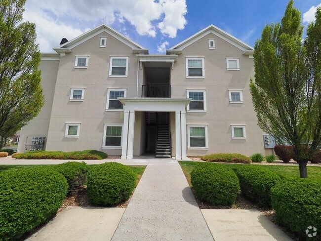 Building Photo - Beautiful Daybreak Condo