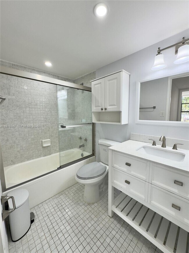 Photo - 600 Parkview Dr Unit 305