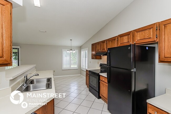 Photo - 645 Norse St NW