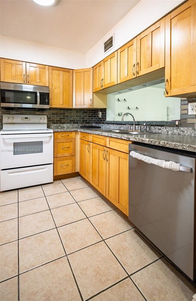Photo - 281 W Park Dr Apartment Unit 1-8