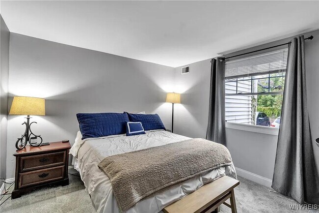 Photo - 770 W Ferry St