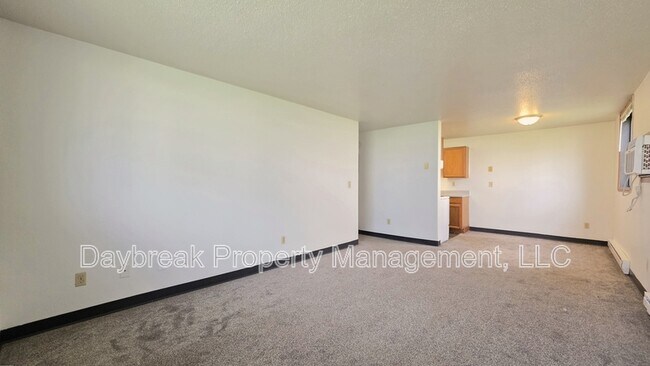 2408 3rd Ave N