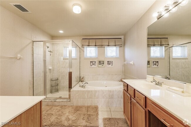 Building Photo - 7859 Berkshire Pines Dr Rental