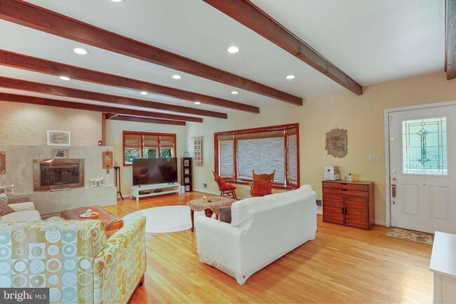 Photo - 5135 Summit Dr