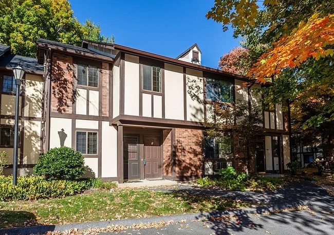 Building Photo - 28 Andover Ct Unit 28