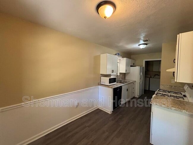 Photo - 2714 Cranbrook Dr