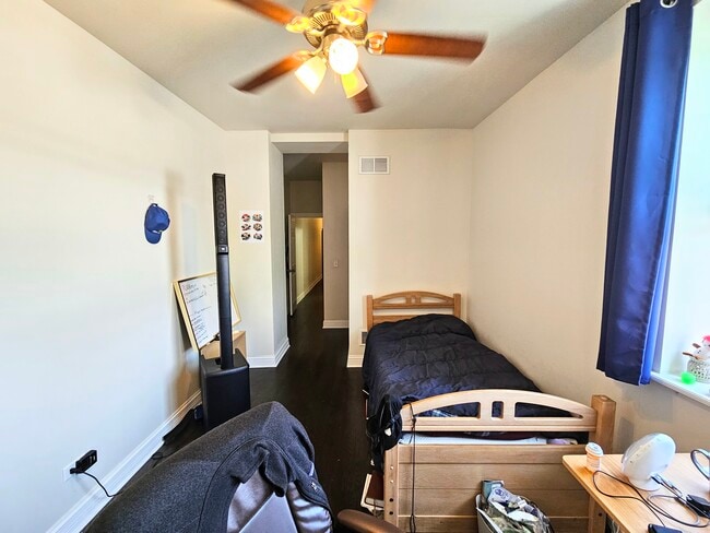 Photo - 939 W Armitage Ave Unit B