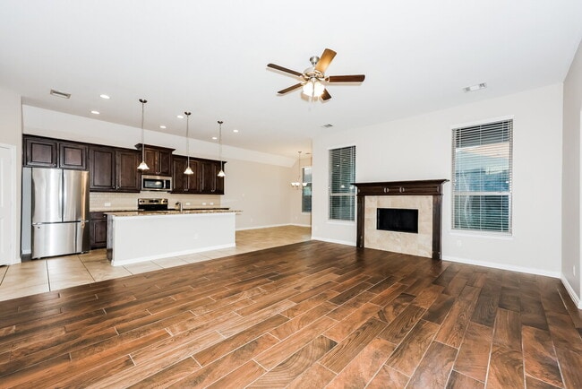 Photo - 220 Watson St