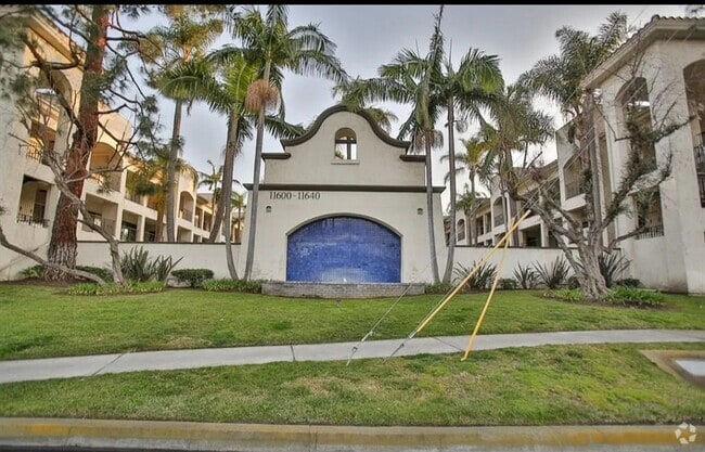 Building Photo - 11620 Warner Ave Unit 423 Rental