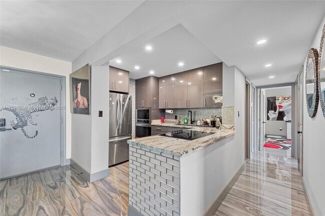 1345 Lincoln Rd Unit 1105