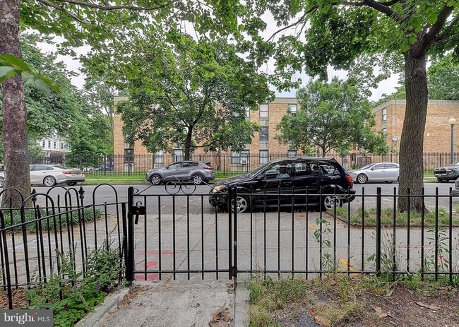 1209 I St SE