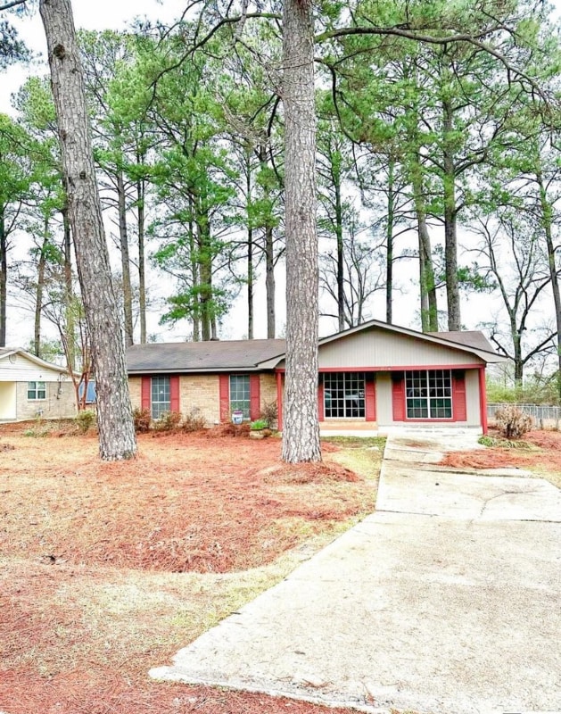 Building Photo - 302 Paula Dr