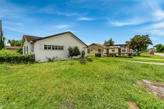 Photo - 209 Hyta St
