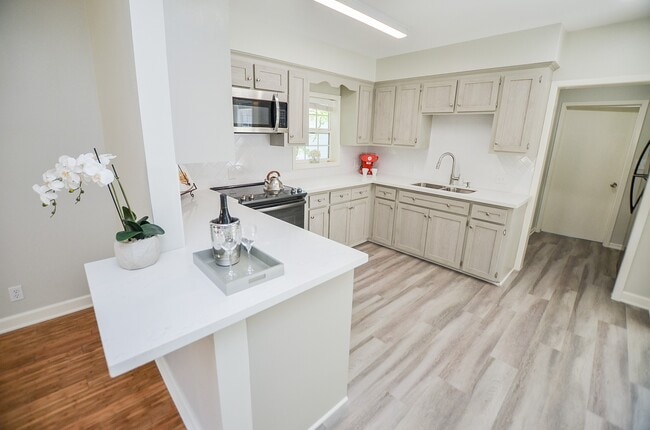 Photo - 1613 Mulcahy St