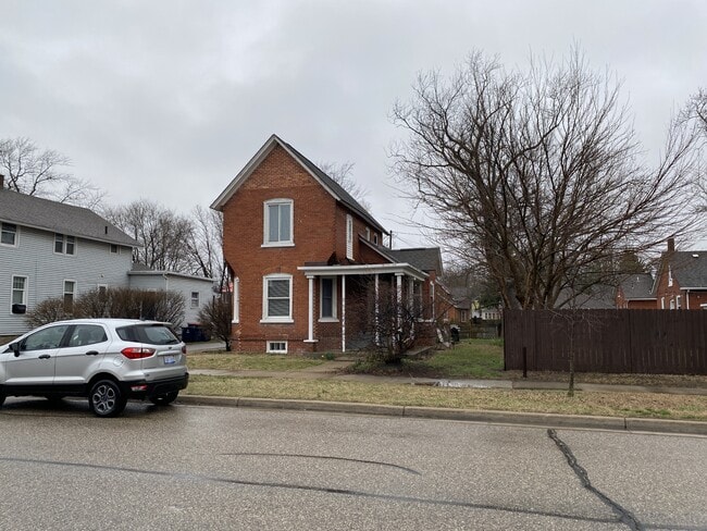 Photo - 11 W 14th St