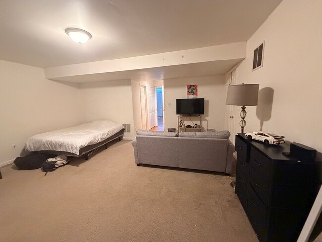 Photo - 4130 Appleby Way