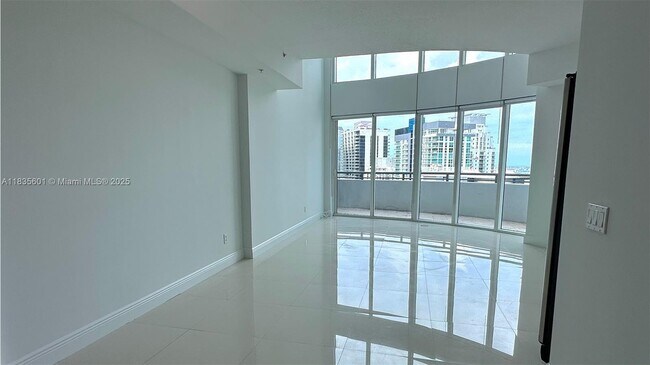 Photo - 60 SW 13th St Unidad 3624