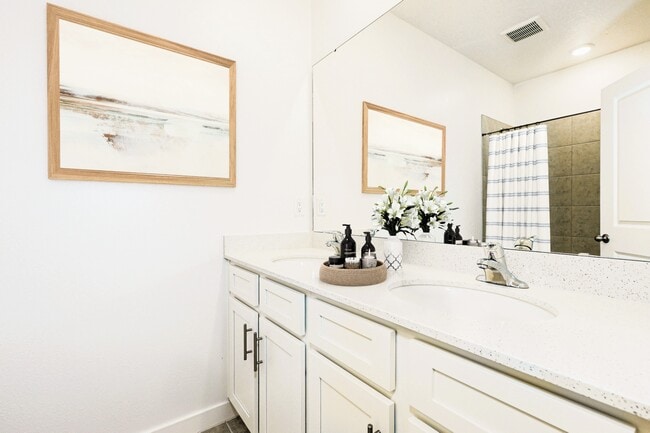 Photo - 1531 Tristar Dr