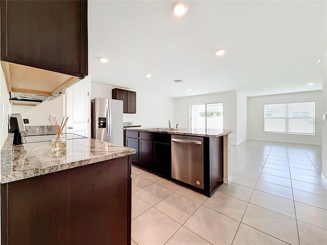 6698 SE 3rd Lp