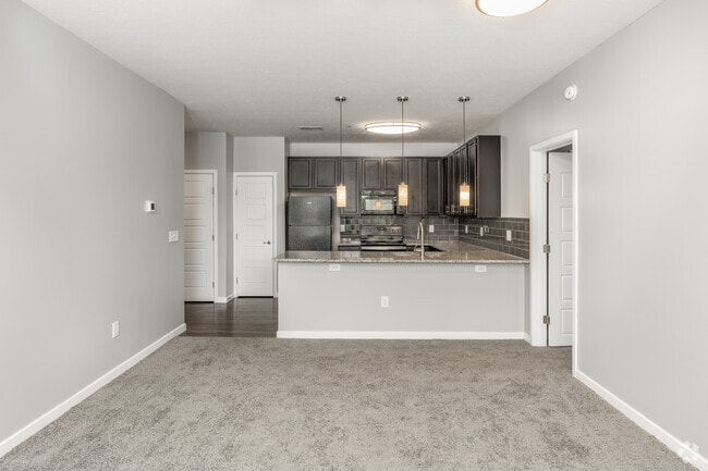 2BR, 2BA - 1,037SF - Kitchen