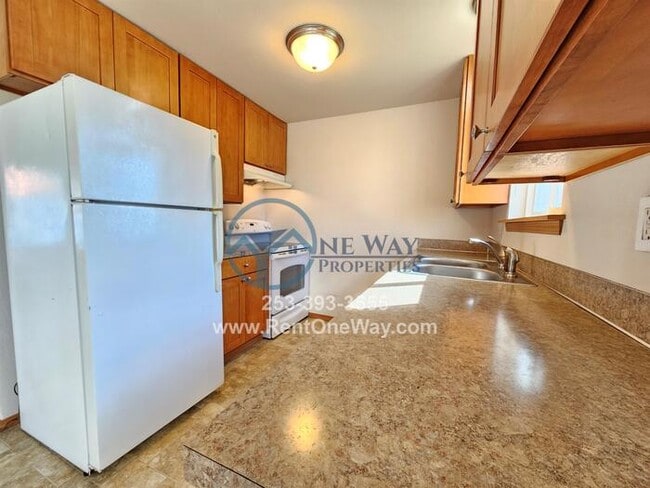 Photo - 16912 B St E