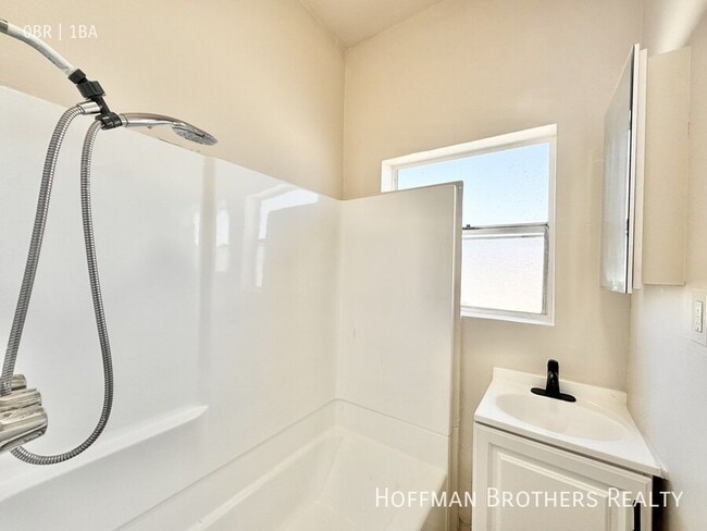 1318 S Pacific Ave Unit 11