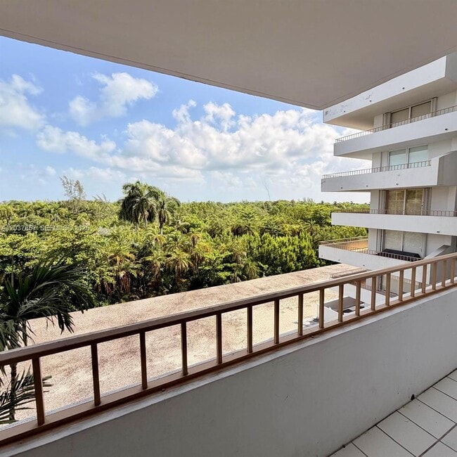 Building Photo - 155 Ocean Ln Dr Unit 504