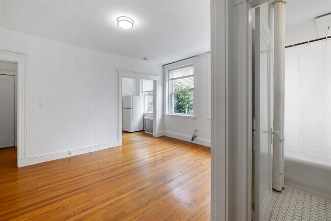 Photo - 170 Maple St Unit 110