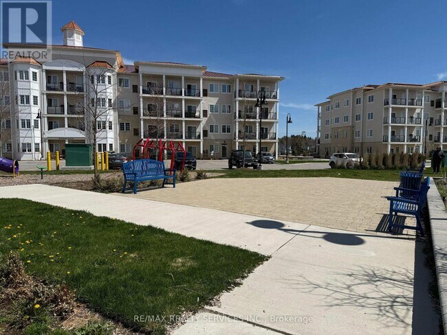 Photo - 50 Lakebreeze Dr Unit 229