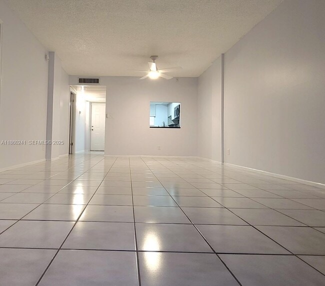 Photo - 120 Royal Pk Dr Unit 3B