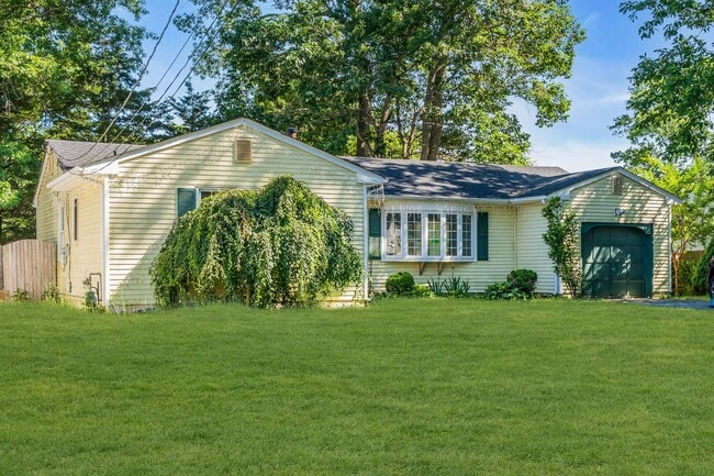 Photo - 2556 Woodland Rd