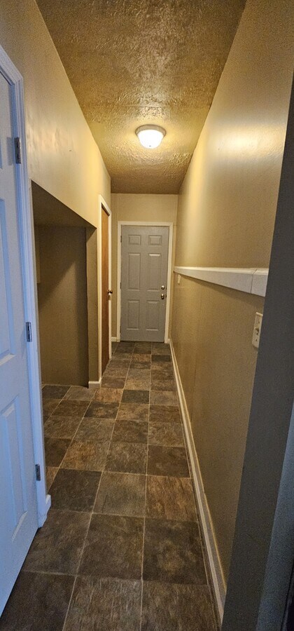 Photo - 110 1/2 E Jefferson St