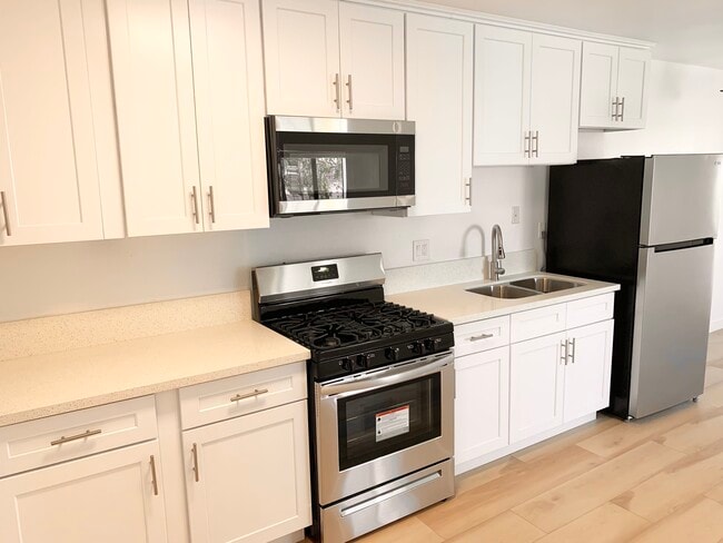 Photo - 14011 S Budlong Ave