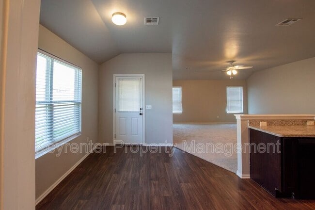 Photo - 1124 Granite Ln